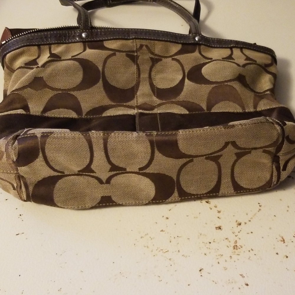 Coach purse - Picture 4 of 7
